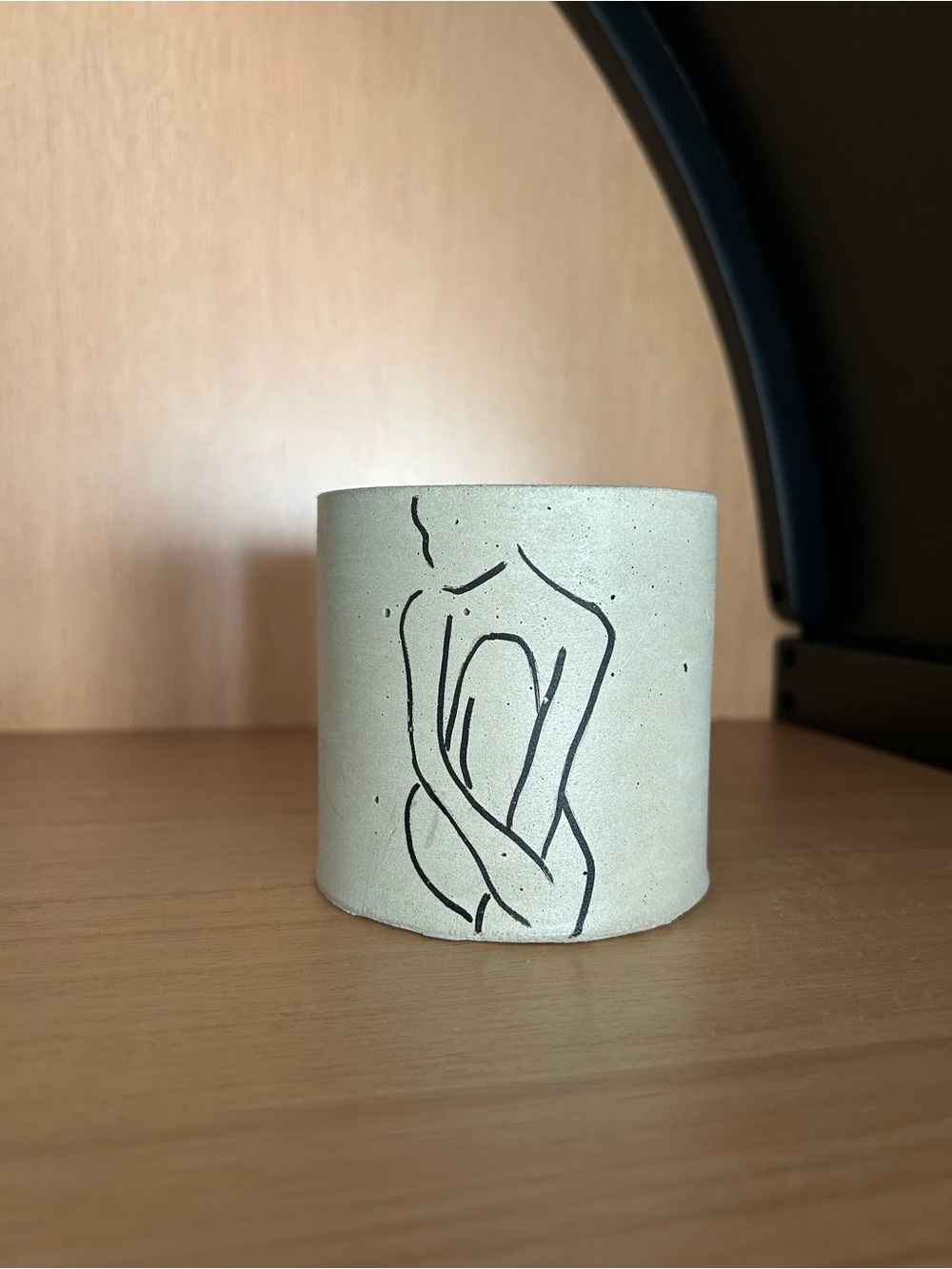 Minimalist Line Art Ceramic Planter - Artistic Woman Body Planter